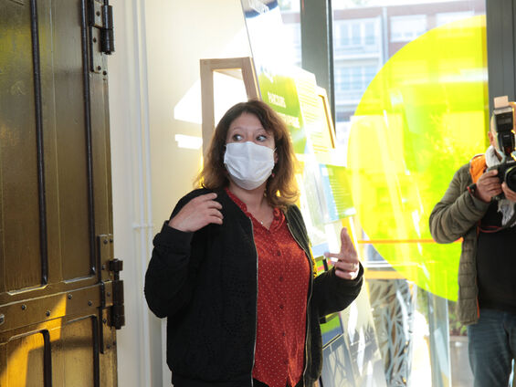 Mme Diane DUCAMP présente l'expo sur l'eclipse