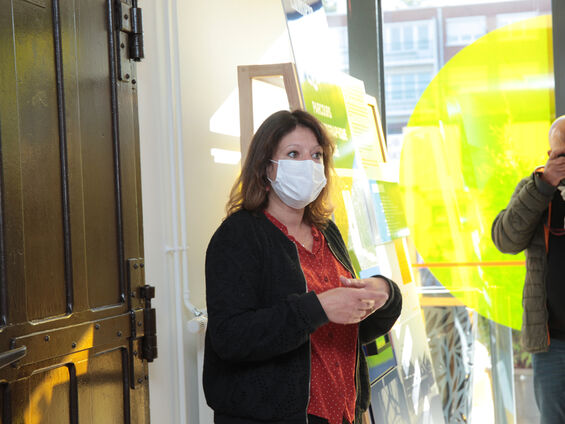 Mme Diane DUCAMP présente l'expo sur l'eclipse